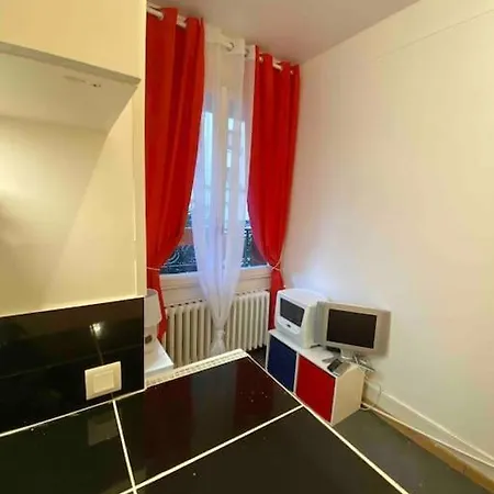 Apartment Jolie Studette Equipee Sur Jardin, St Mande Bois